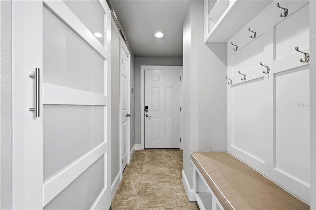 610 ISLAND WAY 201 photo 9