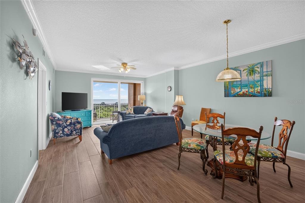 60 SURFVIEW DRIVE 206 photo 12