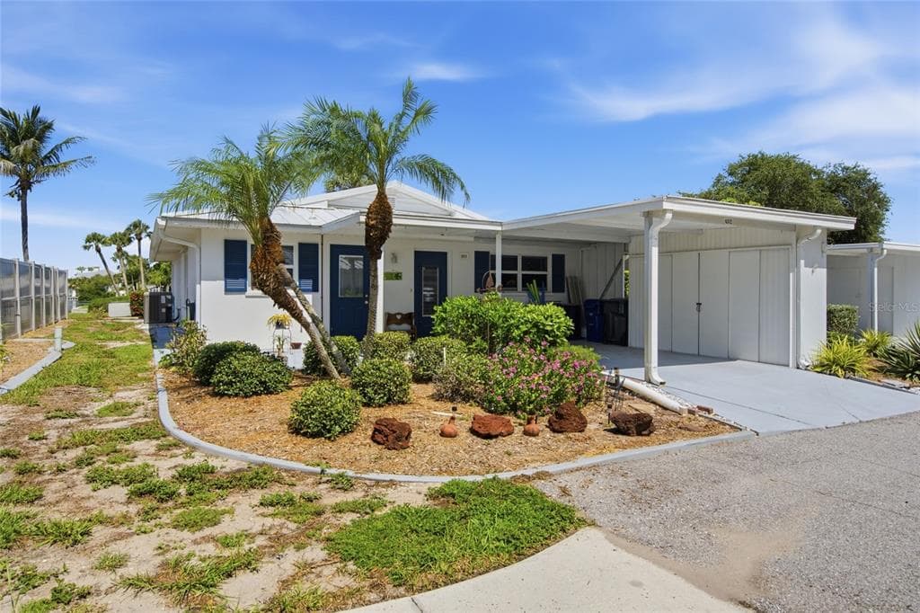402 KETCH WAY 402 photo 2