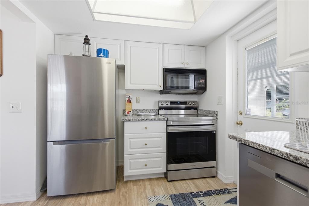 402 KETCH WAY 402 photo 6