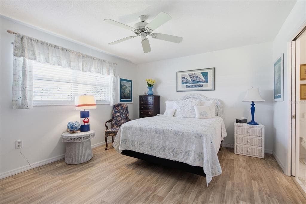 402 KETCH WAY 402 photo 15