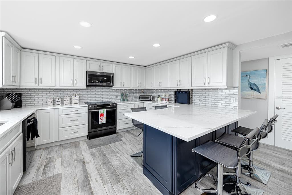 736 ISLAND WAY 1001 photo 22