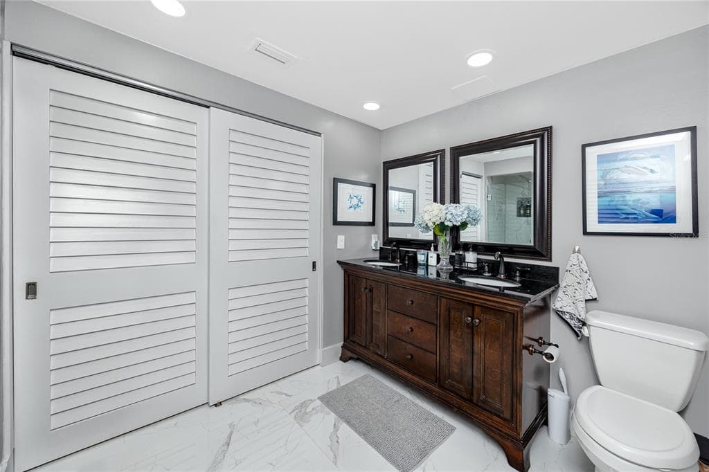 736 ISLAND WAY 1001 photo 10