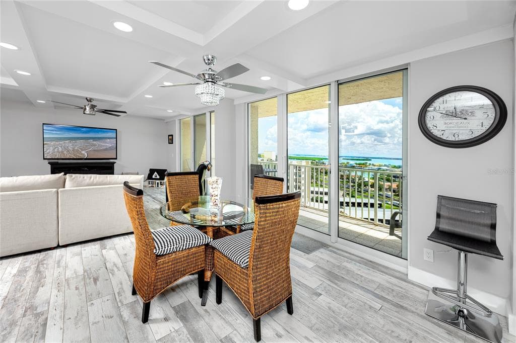 736 ISLAND WAY 1001 photo 18