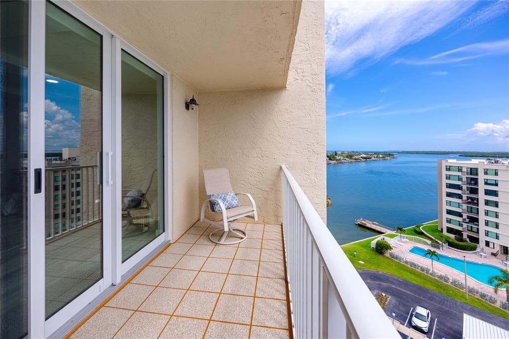 736 ISLAND WAY 1001 photo 15