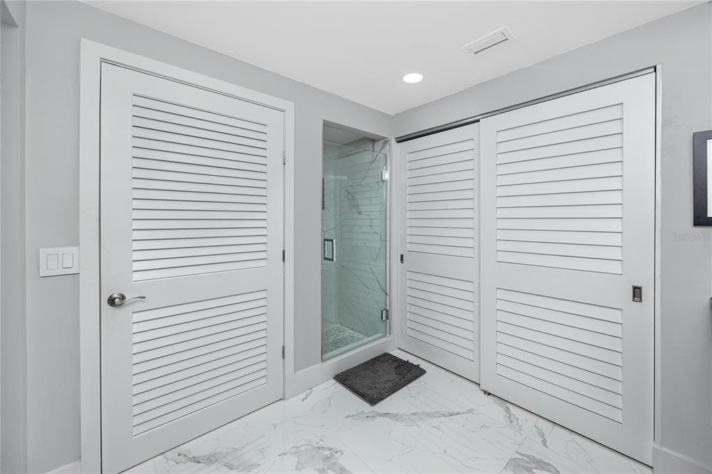 736 ISLAND WAY 1001 photo 11