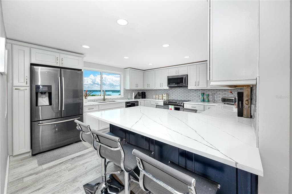 736 ISLAND WAY 1001 photo 21