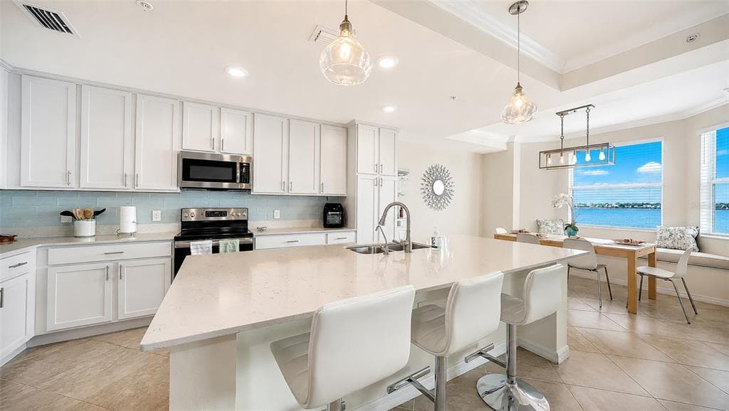 1020 TIDEWATER SHORES LOOP 207 photo 4