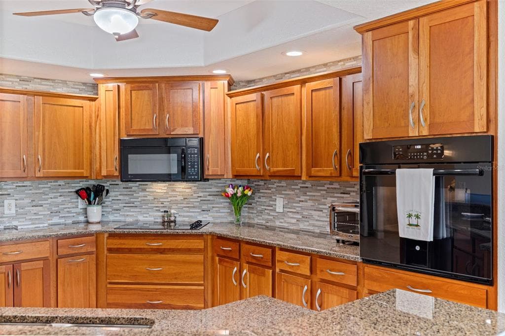 1645 PINELLAS BAYWAY S A1 photo 9