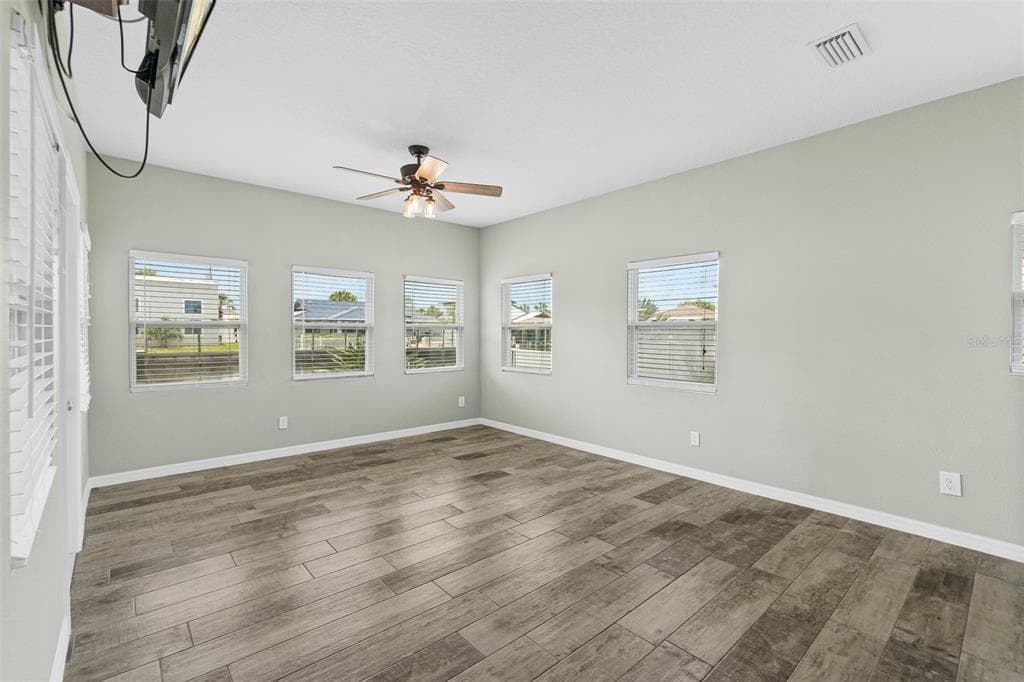 143 AVALON AVENUE photo 15