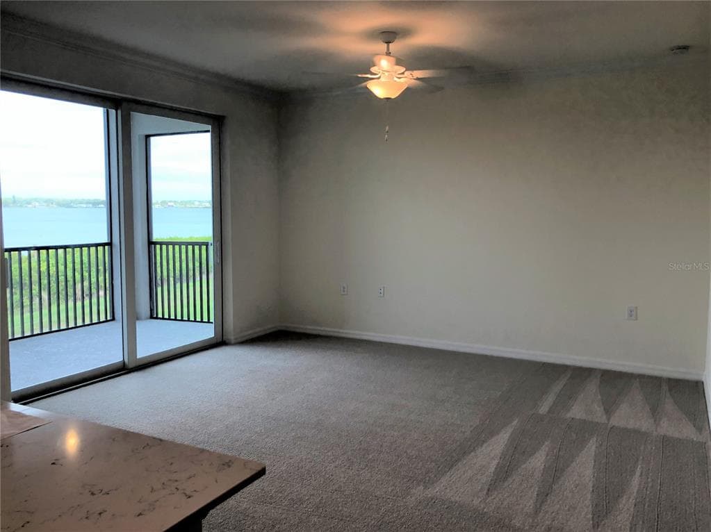 1010 TIDEWATER SHORES LOOP 206 photo 4