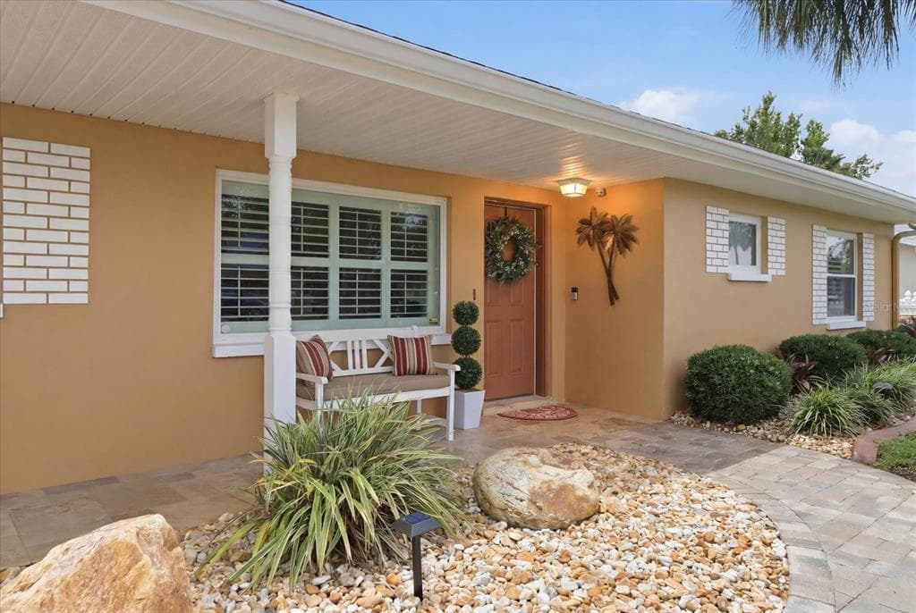 1302 SE PARADISE AVENUE photo 3