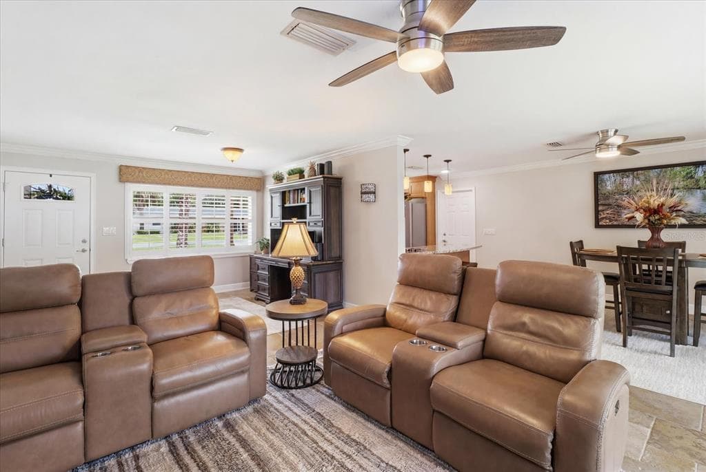 1302 SE PARADISE AVENUE photo 9