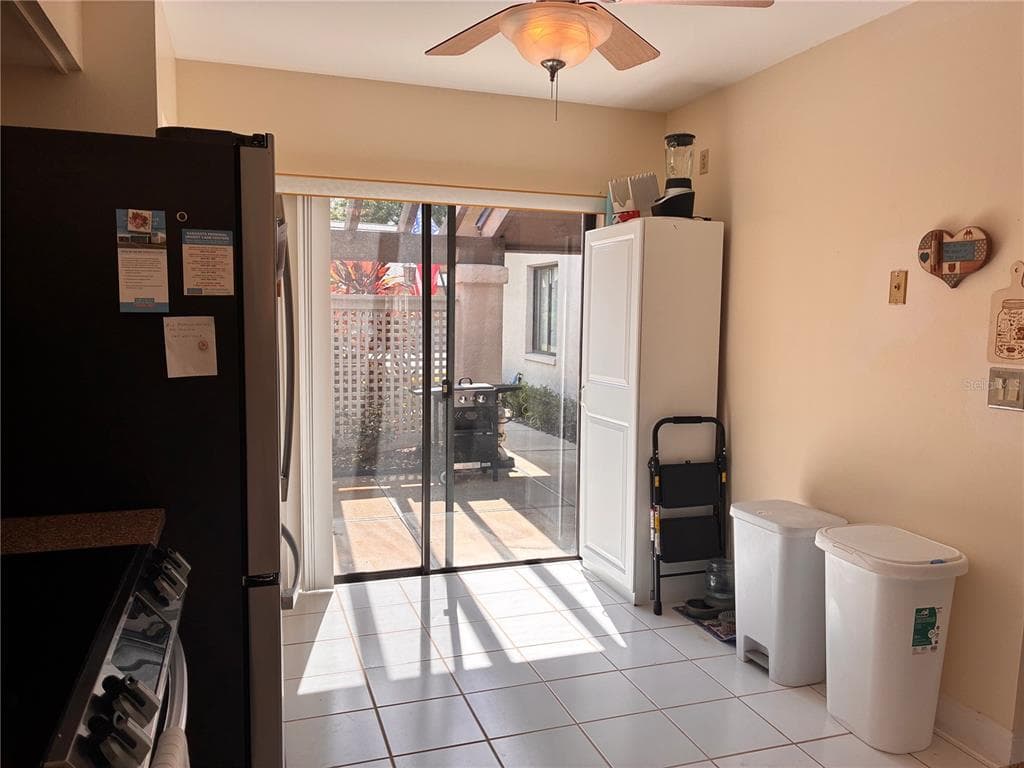 4521 KINGSMERE 6 photo 19