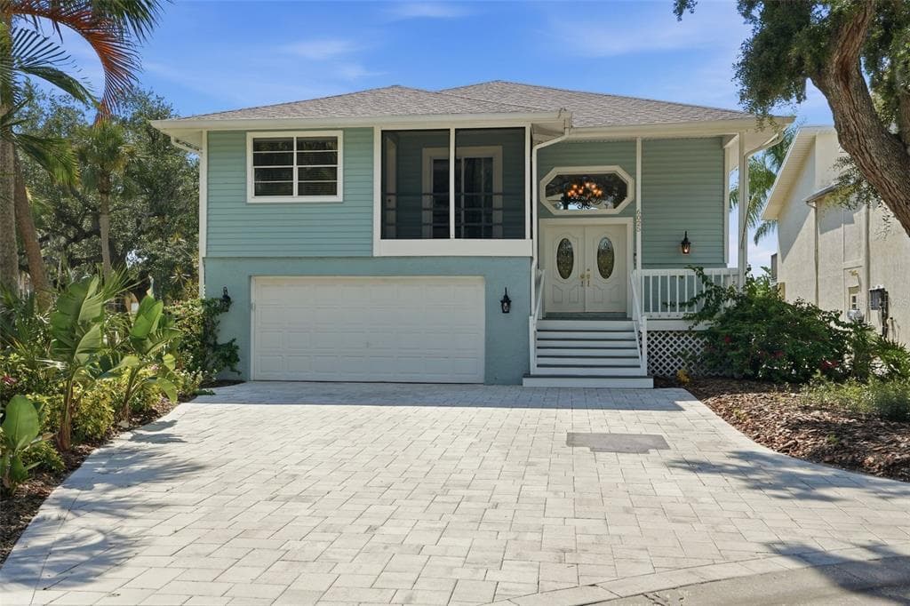 6025 RANDAN COURT photo 2