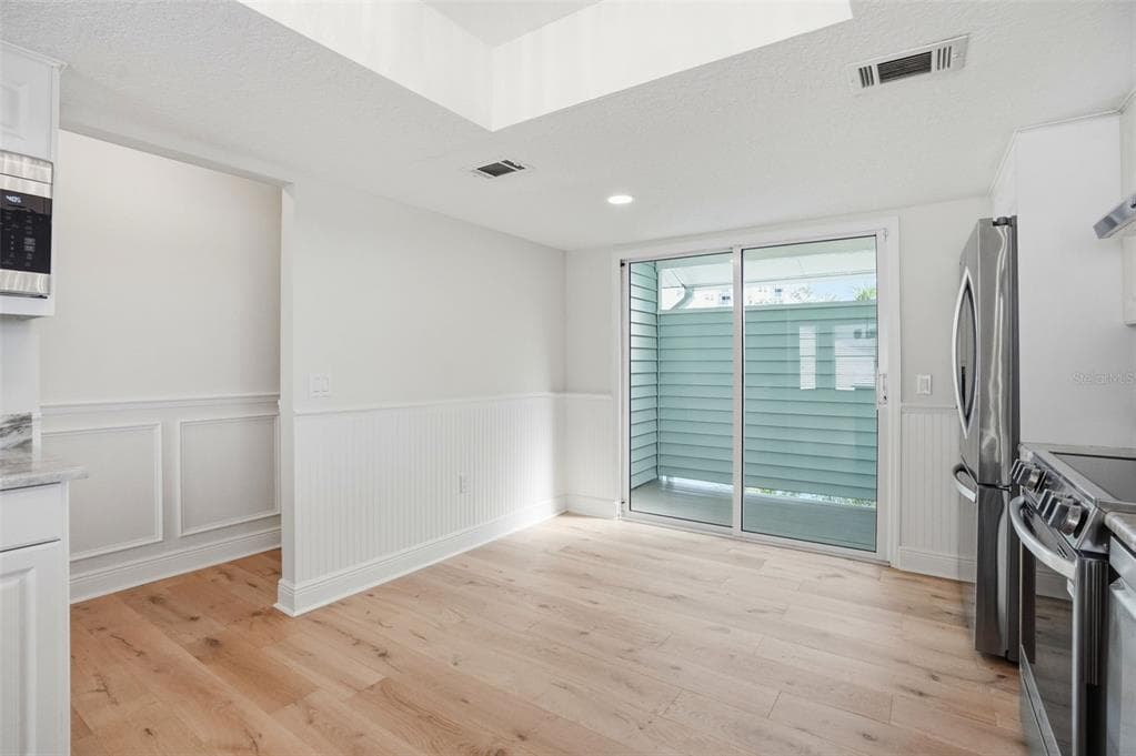 6025 RANDAN COURT photo 17