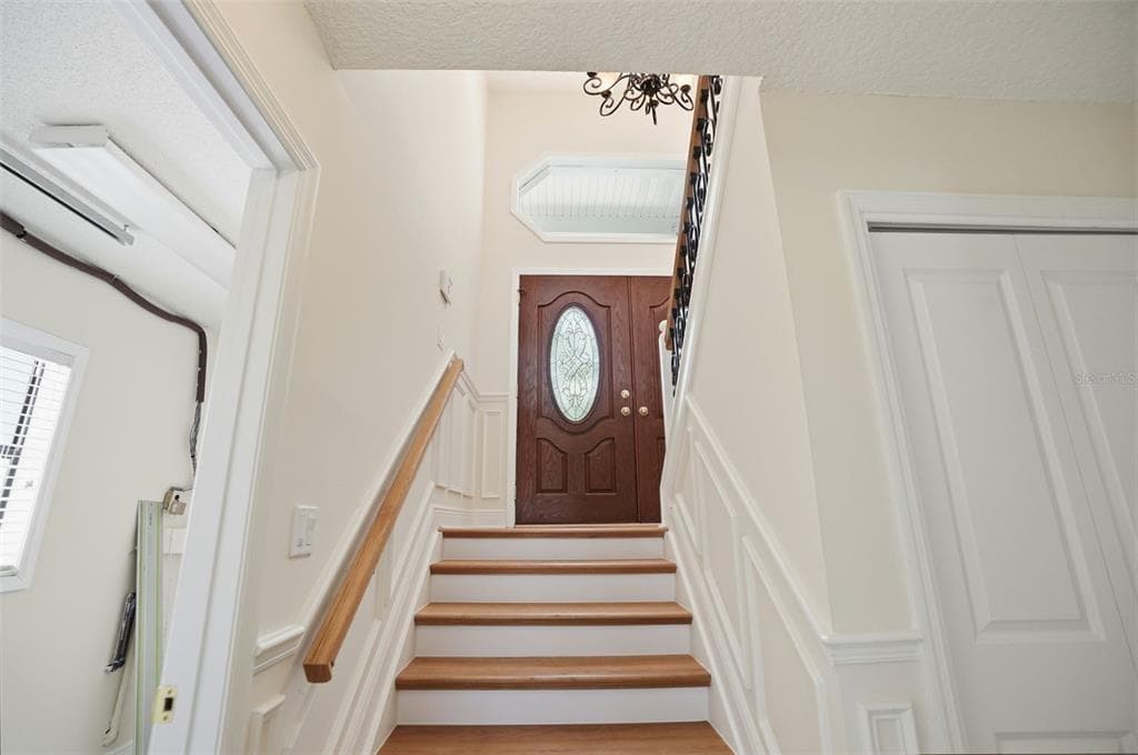 6025 RANDAN COURT photo 4