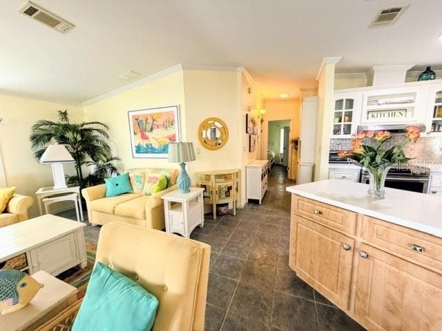 805 S WATERWAY photo 6