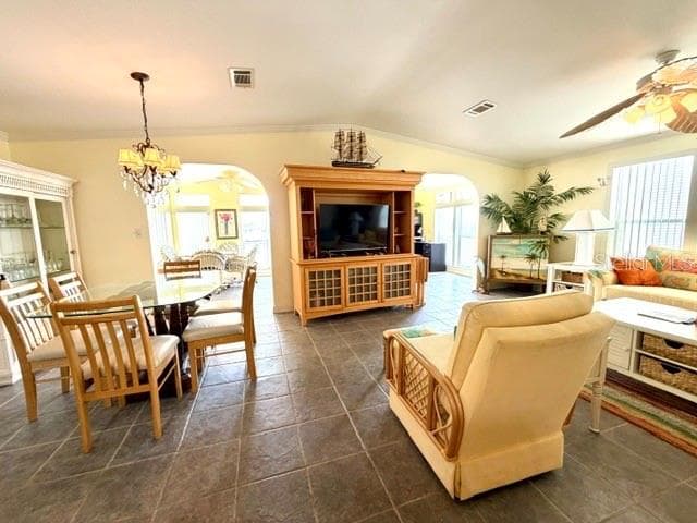 805 S WATERWAY photo 7