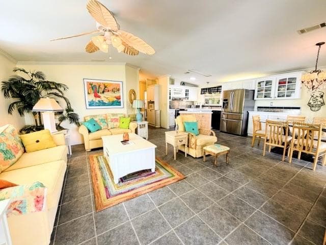 805 S WATERWAY 4