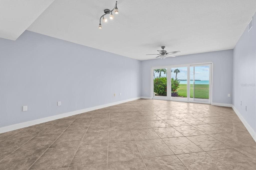 7530 SUNSHINE SKYWAY LANE S T30 photo 3