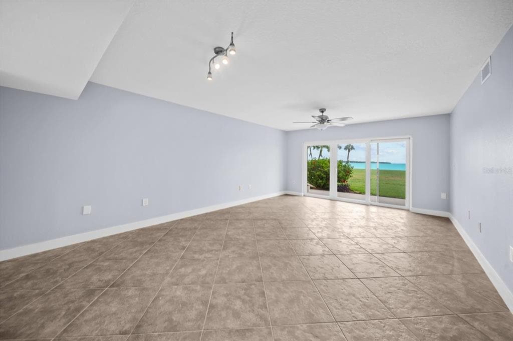 7530 SUNSHINE SKYWAY LANE S T30 photo 4