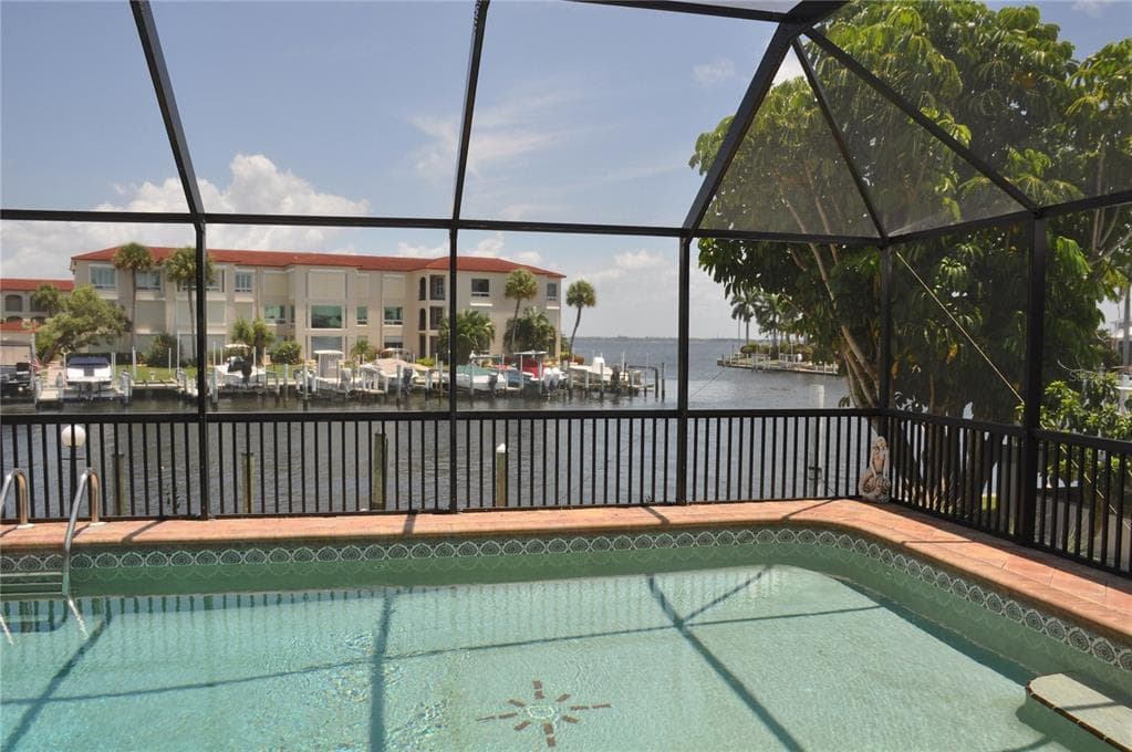 2750 AQUA COURT 5