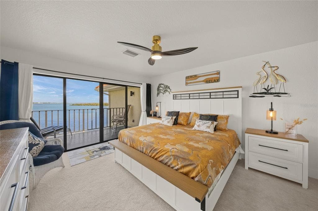 1591 BEACH ROAD 401 photo 17