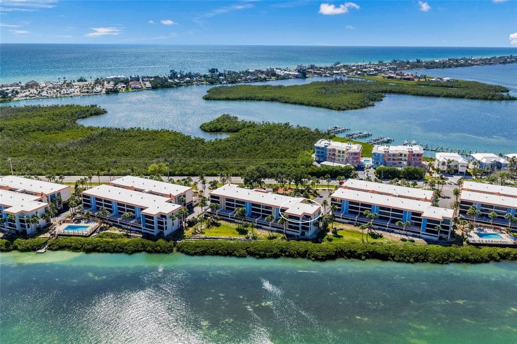 1591 BEACH ROAD 401 photo 1