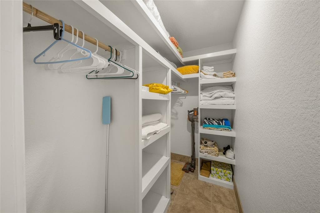 1591 BEACH ROAD 401 photo 24