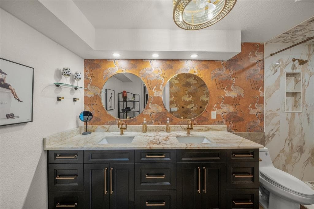 1591 BEACH ROAD 401 photo 25