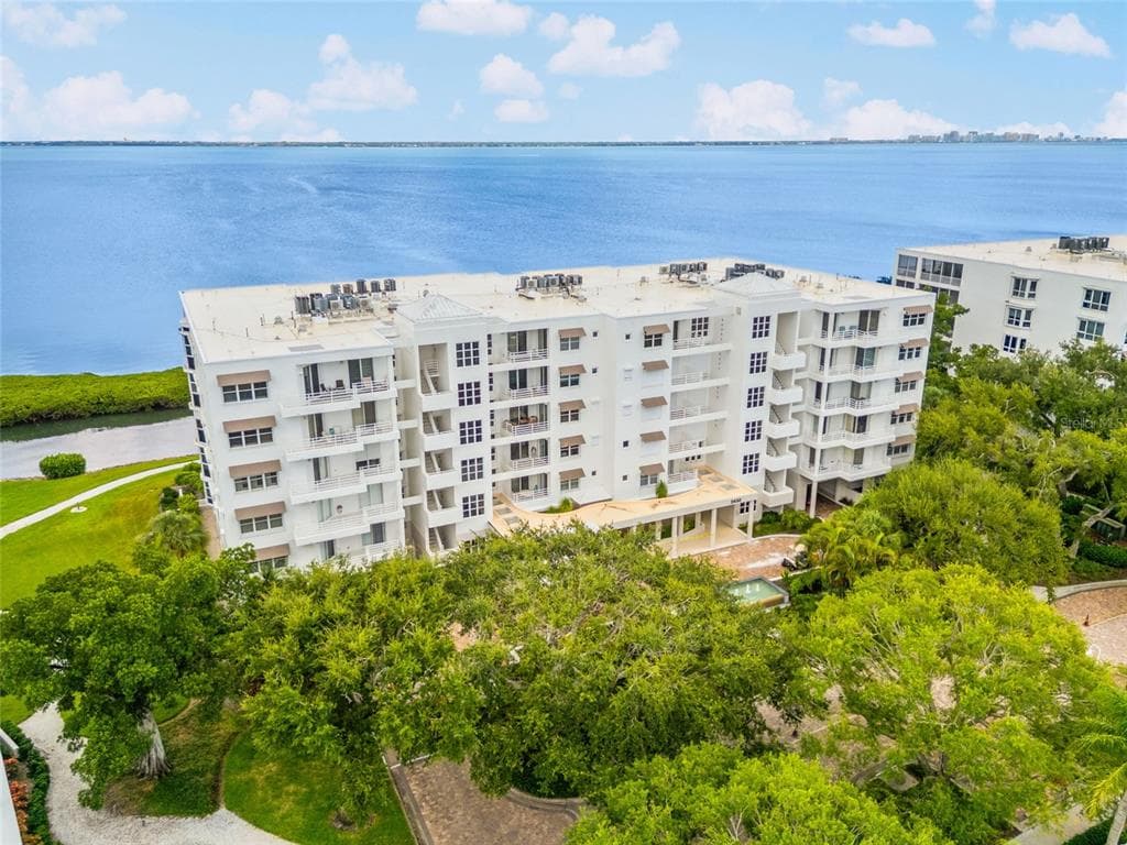 2450 HARBOURSIDE DRIVE 244 photo 1