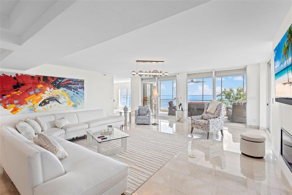 2450 HARBOURSIDE DRIVE 244 photo 5