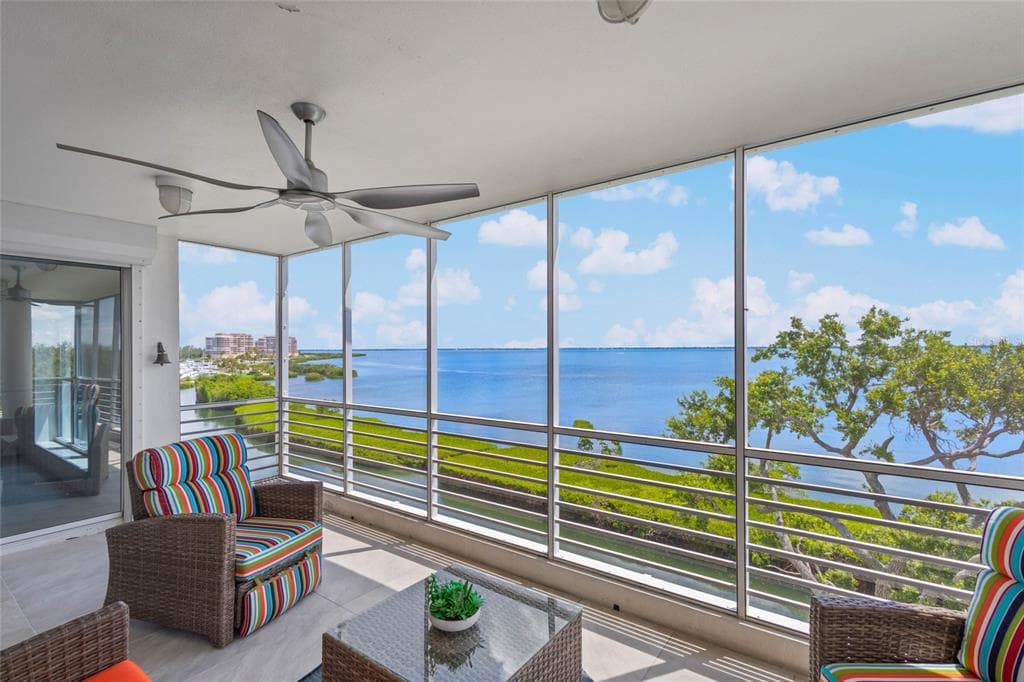 2450 HARBOURSIDE DRIVE 244 photo 8