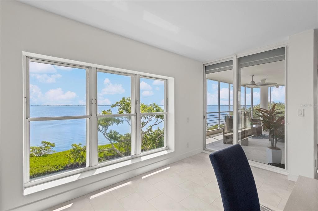 2450 HARBOURSIDE DRIVE 244 photo 21