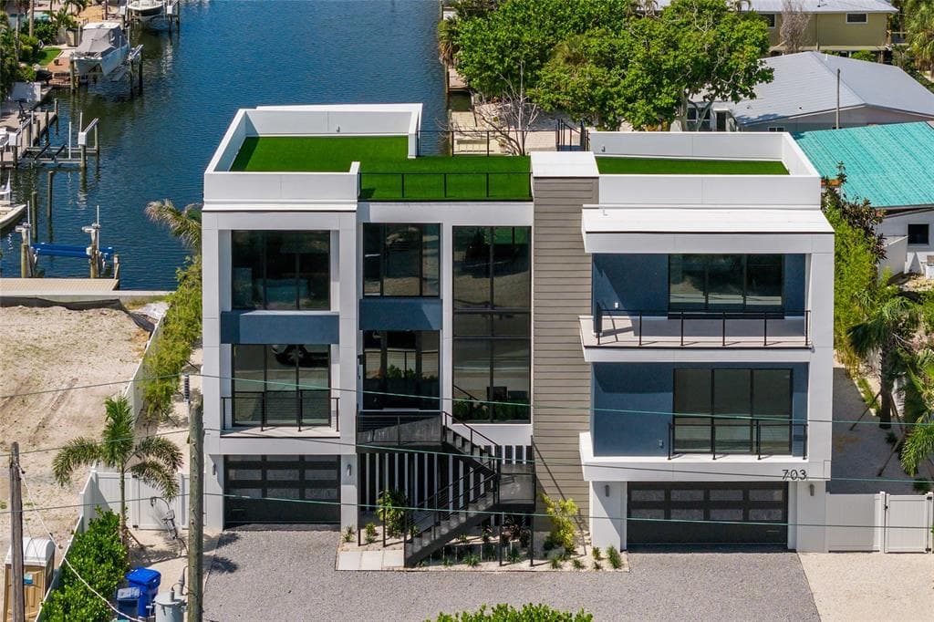 703 S BAY BOULEVARD 4