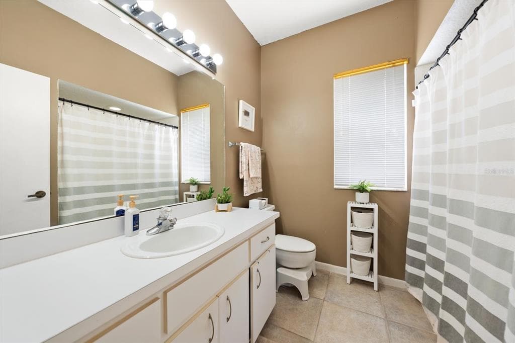 684 SAMANTHA DRIVE photo 20