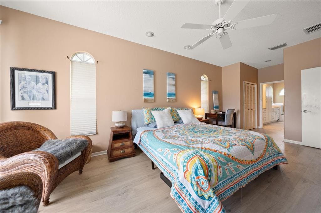 684 SAMANTHA DRIVE photo 14
