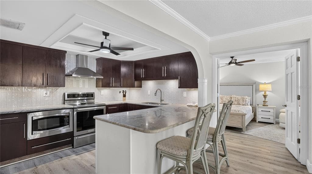1480 GULF BOULEVARD 601 photo 6