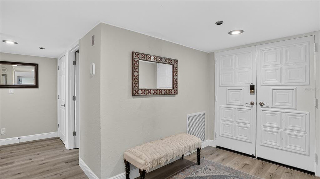1480 GULF BOULEVARD 601 photo 3