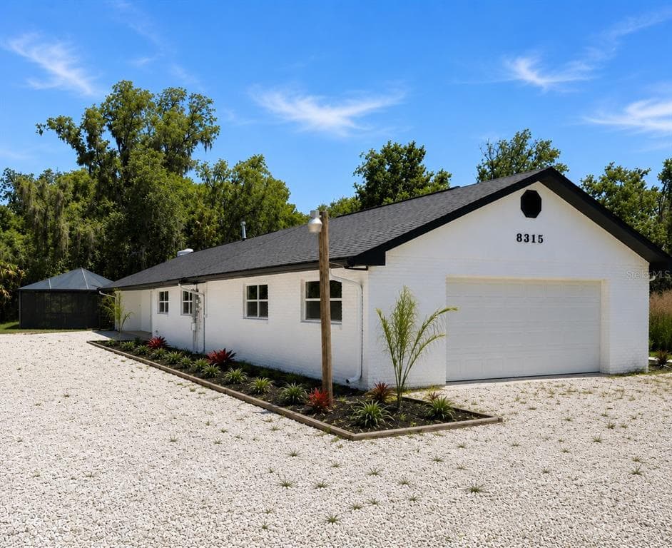 8315 REVELS ROAD photo 1