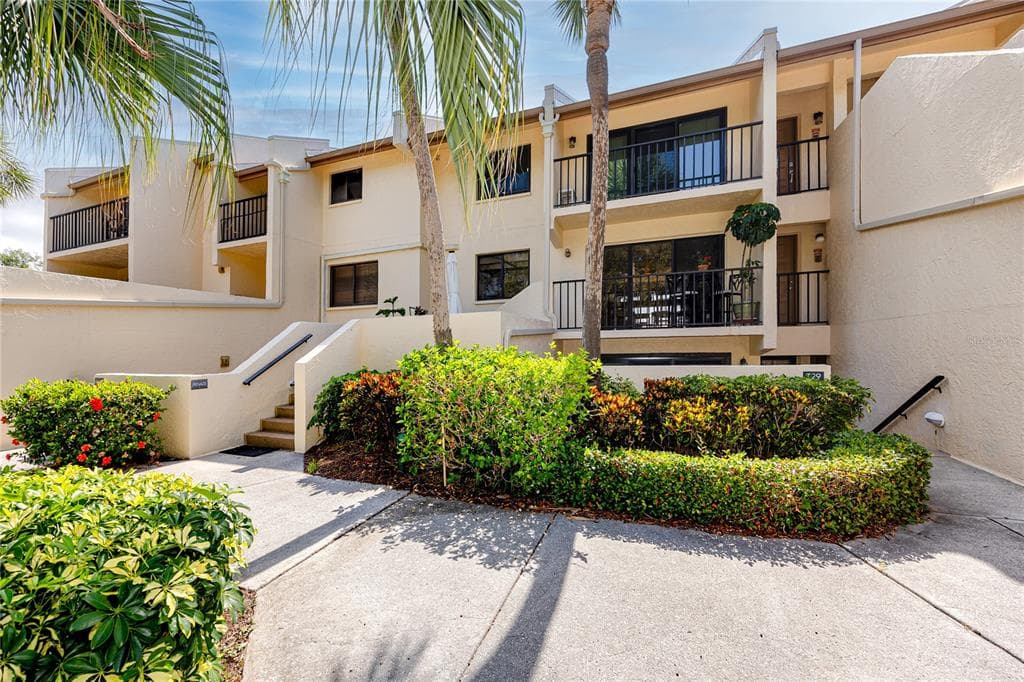 7530 SUNSHINE SKYWAY LANE S #115 1