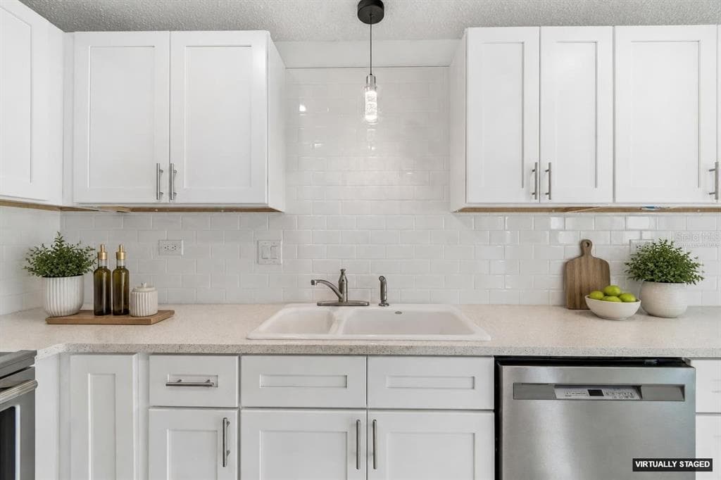 450 TREASURE ISLAND CAUSEWAY 106 photo 6