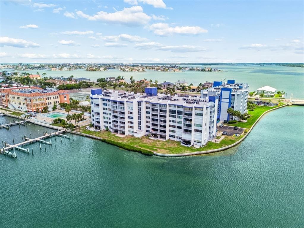 450 TREASURE ISLAND CAUSEWAY 106 photo 1