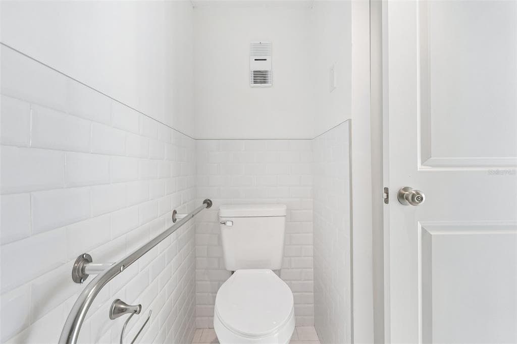 450 TREASURE ISLAND CAUSEWAY 106 photo 20