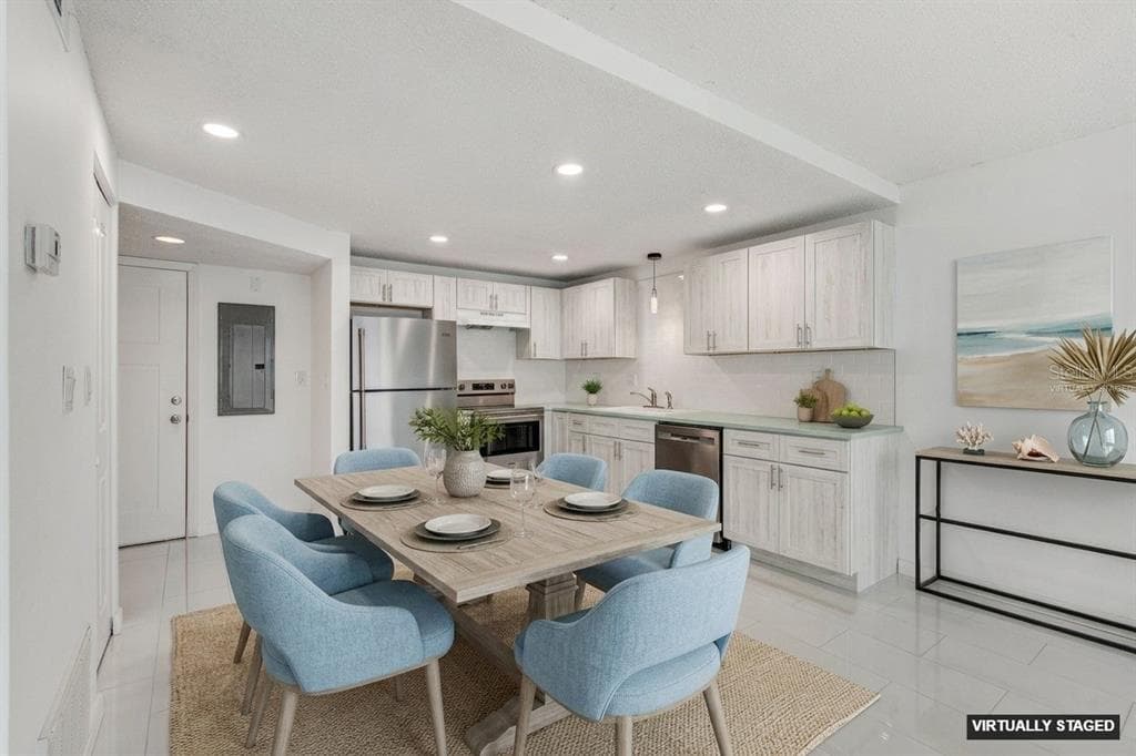 450 TREASURE ISLAND CAUSEWAY 106 photo 9