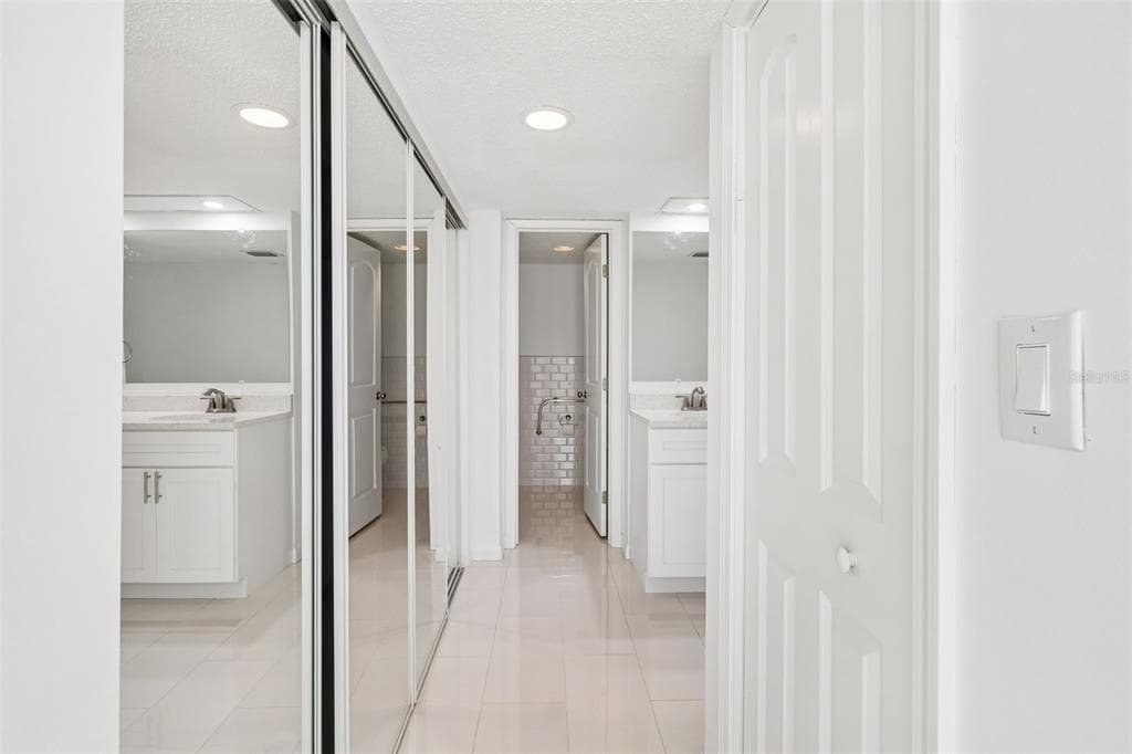 450 TREASURE ISLAND CAUSEWAY 106 photo 21