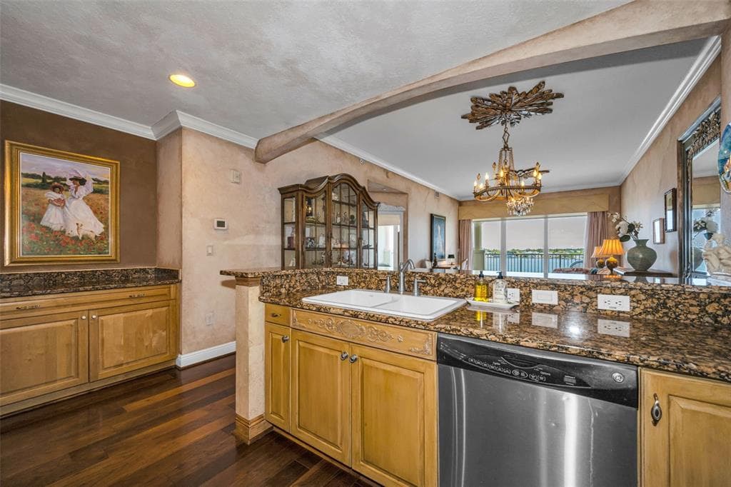 17717 GULF BOULEVARD 504 photo 23