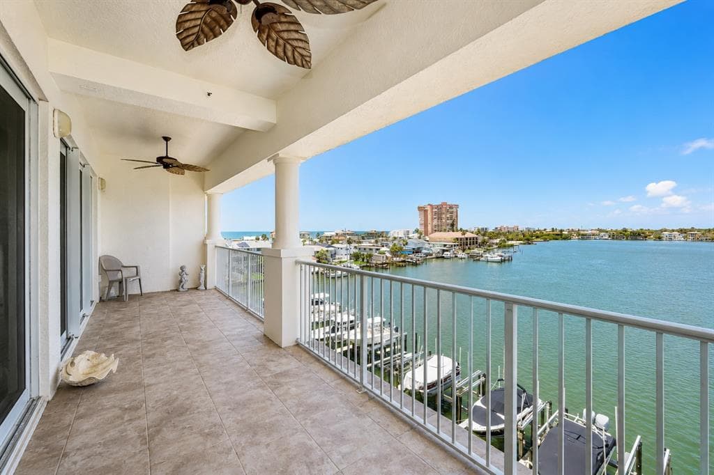 17717 GULF BOULEVARD 504 photo 3