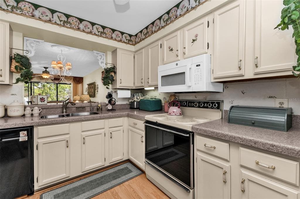 5221 LAKE VILLAGE DRIVE 24 photo 7